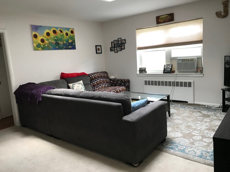 19 Alton Ct in Brookline, MA - Building Photo