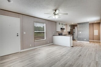 706 Hedgerow Trail in Granbury, TX - Building Photo - Building Photo