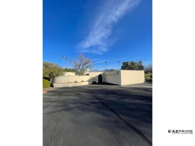 property at 2641 N Camino Valle Verde