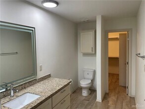 8 Sunset Dr in Mission, TX - Building Photo - Building Photo