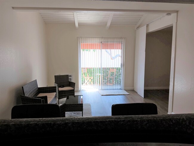 property at 1040 W MacArthur Blvd