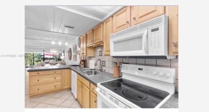 87200 Overseas Hwy in Islamorada, FL - Building Photo - Building Photo