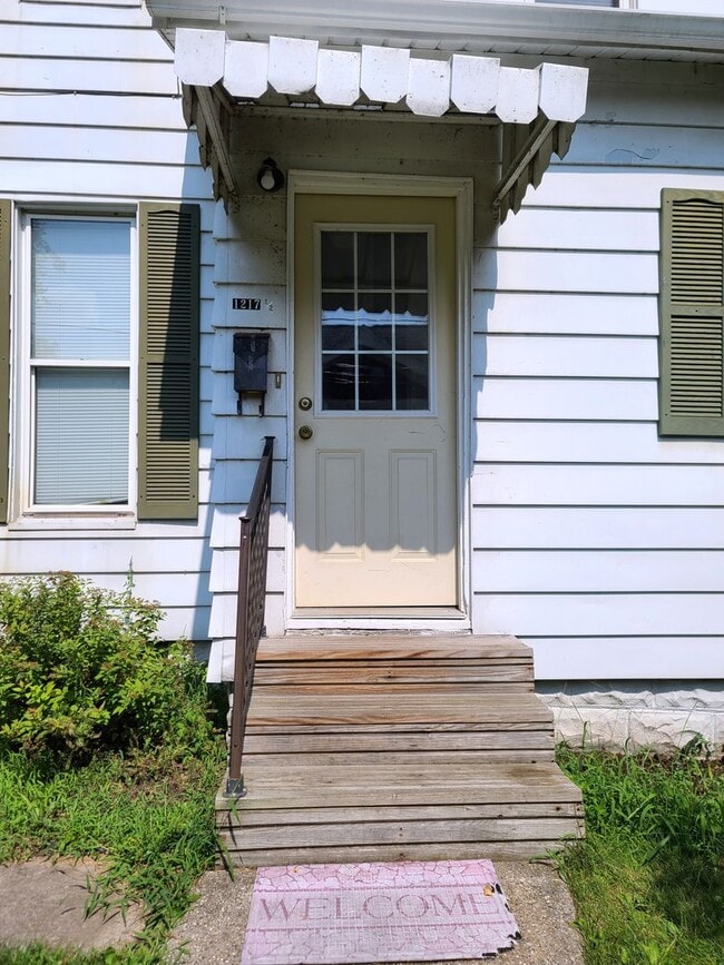 1217 1/2 E Jackson Blvd in Elkhart, IN - Building Photo - Building Photo