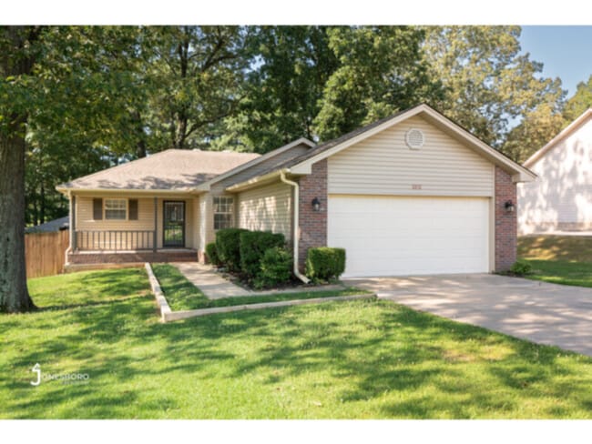 property at 3913 Sunset Dr