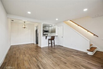 25761 Le Parc, Unit 89 in Lake Forest, CA - Building Photo - Building Photo