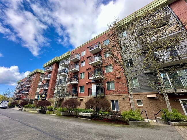 property at 1015 Railroad Ave