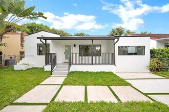 1854 SW 17th St in Miami, FL - Building Photo - Building Photo