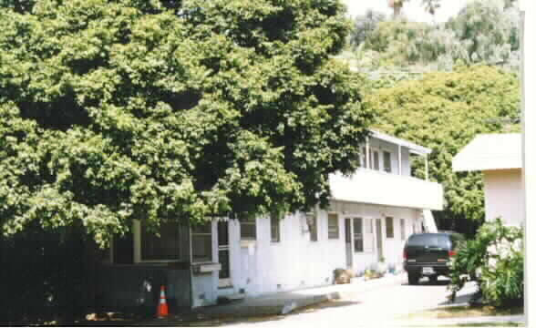 16109 W Sunset Blvd in Pacific Palisades, CA - Building Photo