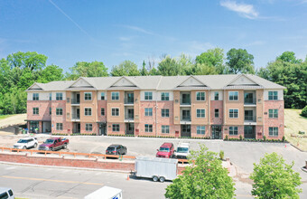 Vista at Hillside Gardens in Keasbey, NJ - Building Photo - Building Photo