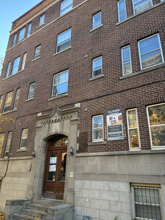 3660 Hutchison in Montréal, QC - Building Photo