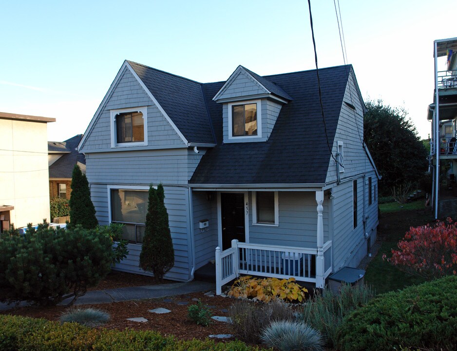 457 Garfield St in Seattle, WA - Foto de edificio