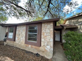 6820 Oldham Dr in San Antonio, TX - Building Photo