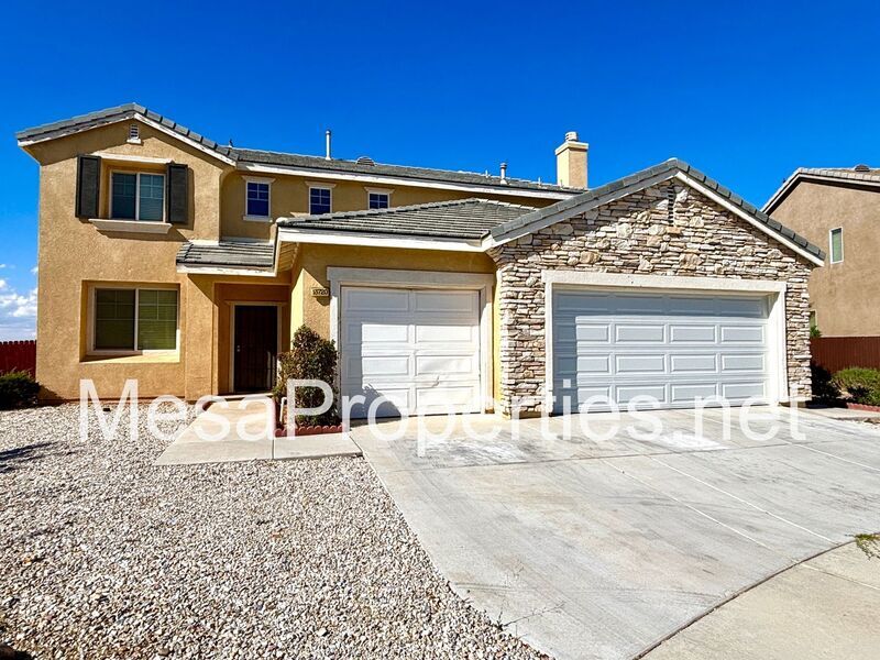 13720 Thrush Ct in Victorville, CA - Building Photo