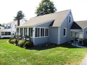 11 Brightwater Rd in Old Lyme, CT - Building Photo - Building Photo