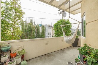 127 Galleon St, Unit 2 in Marina Del Rey, CA - Building Photo - Building Photo