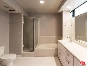 1610 Camden Ave in Los Angeles, CA - Building Photo - Building Photo