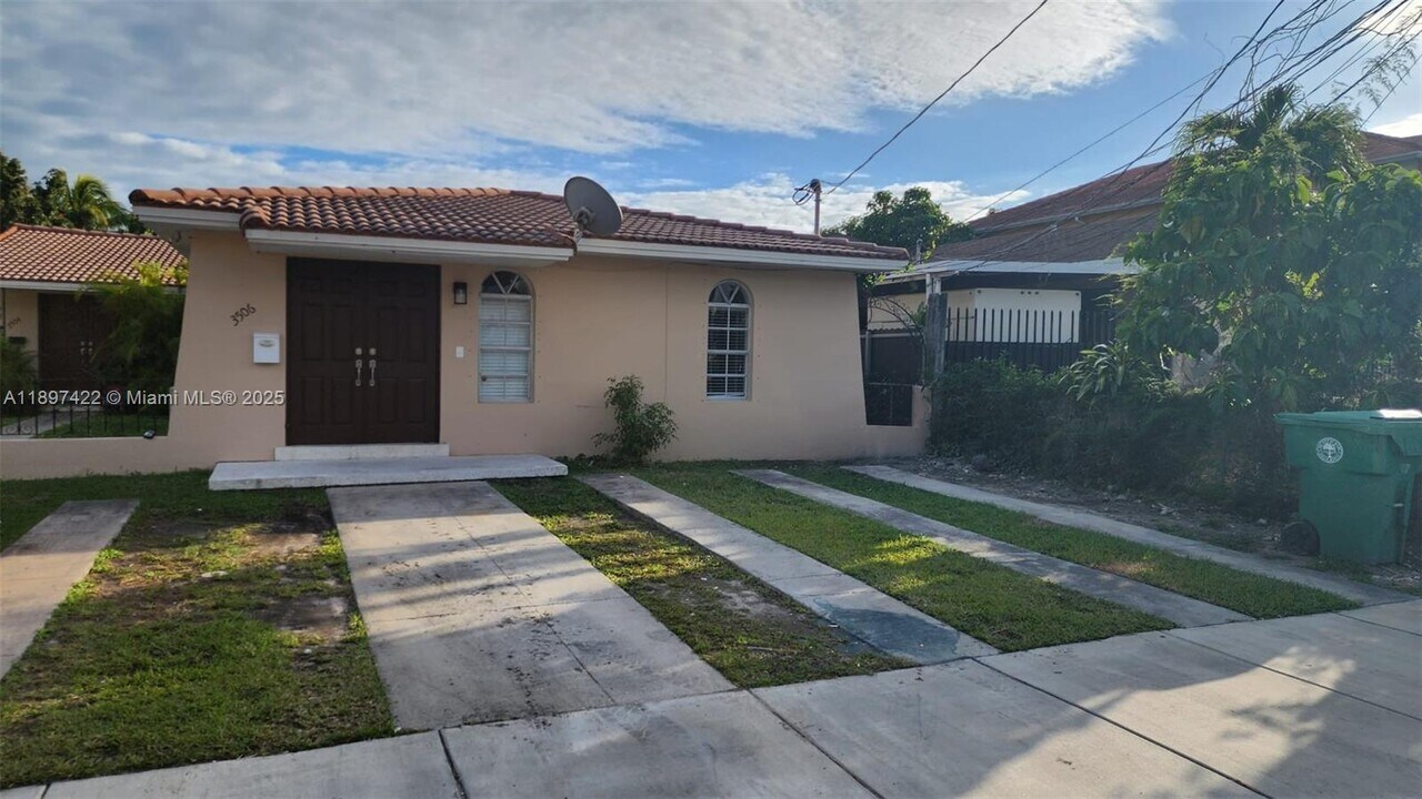 3506 SW 23rd Terrace in Miami, FL - Building Photo