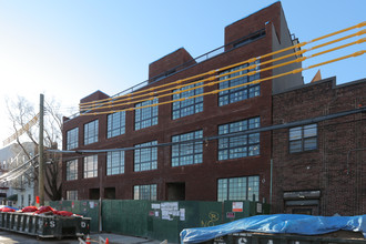 Vernon 3 in Long Island City, NY - Building Photo - Building Photo