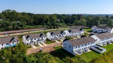 18 Twiggs Ln in Taylors, SC - Foto de edificio - Building Photo
