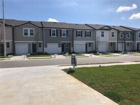 342 Madison Dr in Davenport, FL - Building Photo