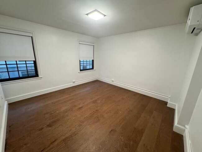 1172 Massachusetts Ave, Unit 218 in Cambridge, MA - Foto de edificio - Building Photo