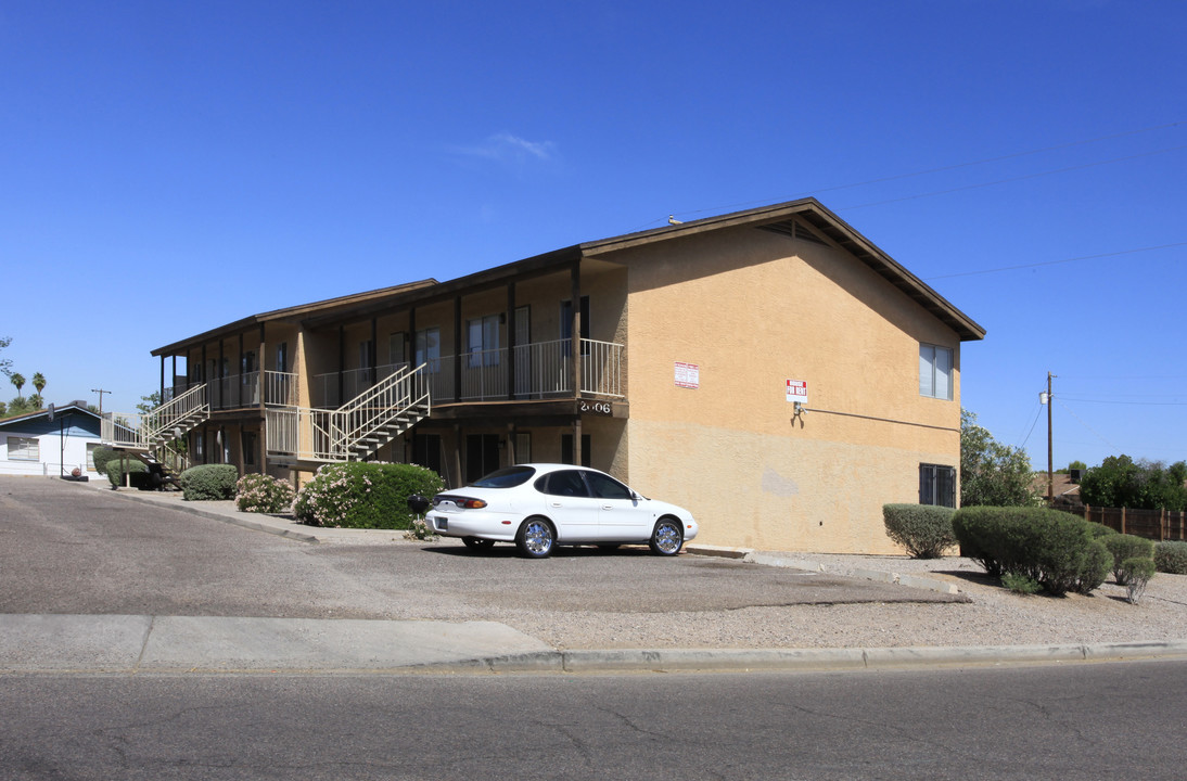 The Duff Apartments in Phoenix, AZ - Building Photo