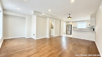 18 Darrell Av in Toronto, ON - Building Photo - Building Photo