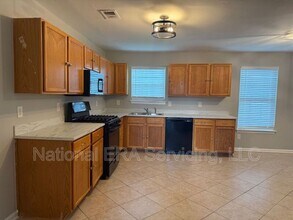 1111 Oak Hollow Ct in Hampton, GA - Building Photo - Building Photo