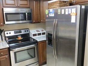 12032 Anchor Way in Largo, FL - Building Photo - Building Photo