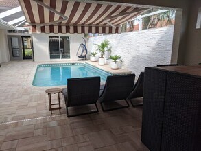 104 Cala Ct in Venice, FL - Foto de edificio - Building Photo