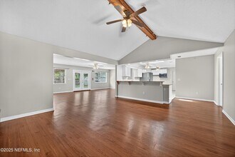 4294 Tanglewilde Dr S in Jacksonville, FL - Building Photo - Building Photo