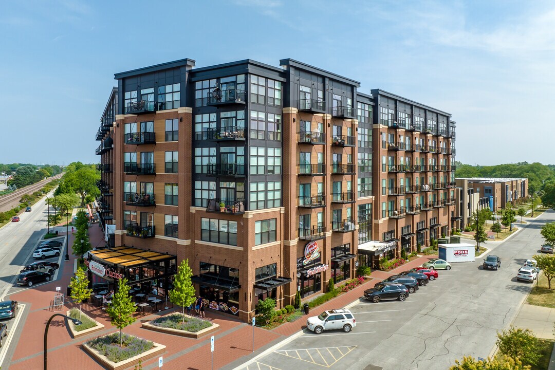 Top of The Mount Apartments in Mount Prospect, IL - Building Photo