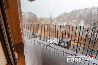 16 Winter St, Unit 35C in Waltham, MA - Foto de edificio - Building Photo