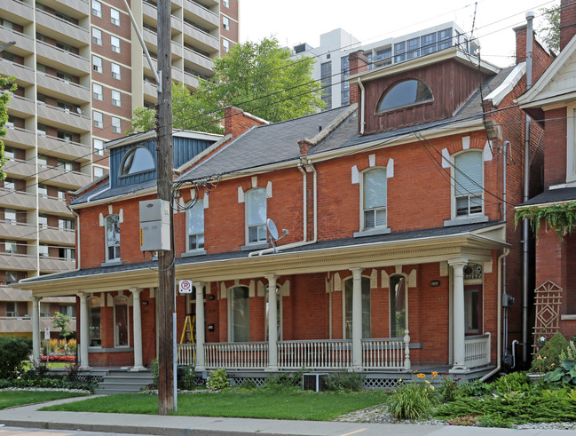 207-211 Caroline St S in Hamilton, ON - Building Photo - Primary Photo