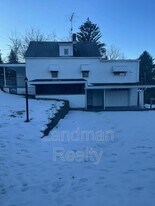 8204 Aber Rd in Verona, PA - Building Photo