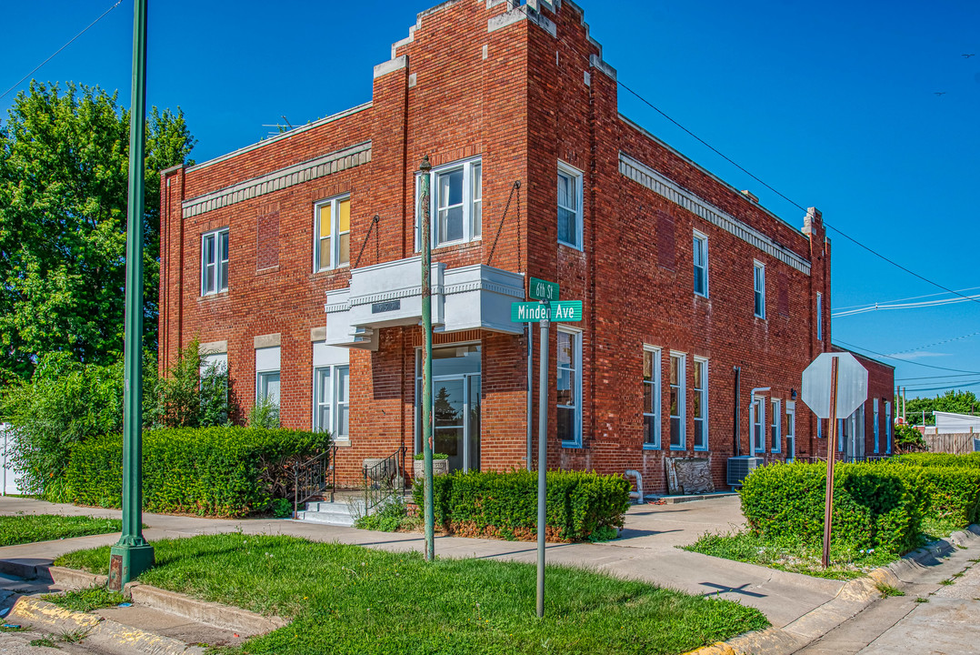 535 Flats in Minden, NE - Foto de edificio