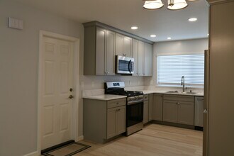 145 Evergreen Way in Milpitas, CA - Building Photo - Building Photo