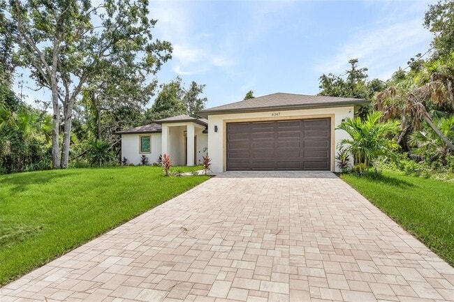 4347 E Price Blvd in North Port, FL - Building Photo - Building Photo