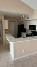 2620 S University Dr in Davie, FL - Foto de edificio - Building Photo