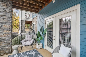 Mosby Poinsett in Greenville, SC - Foto de edificio - Building Photo