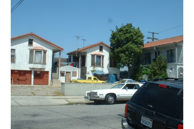 6836 Crenshaw Blvd in Los Angeles, CA - Foto de edificio