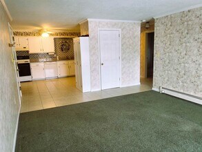 1 Bittersweet Rd in Nashua, NH - Building Photo - Building Photo