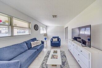 2519 Lazy Lake Dr in Houston, TX - Building Photo - Building Photo