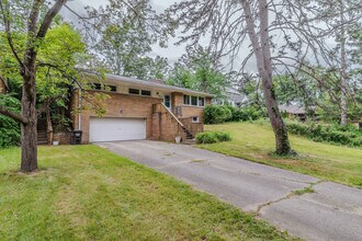 1035 Newport Rd in Ann Arbor, MI - Building Photo - Building Photo