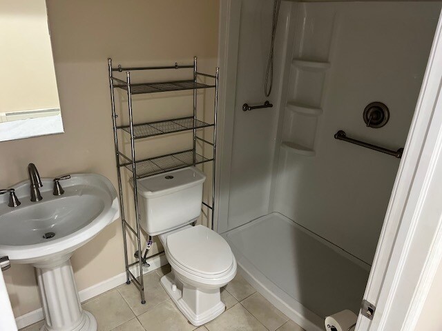 186 Seville Blvd in Sayville, NY - Building Photo