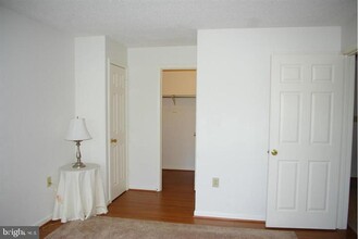 20950 Timber Ridge Terrace-Unit -301 in Ashburn, VA - Building Photo - Building Photo