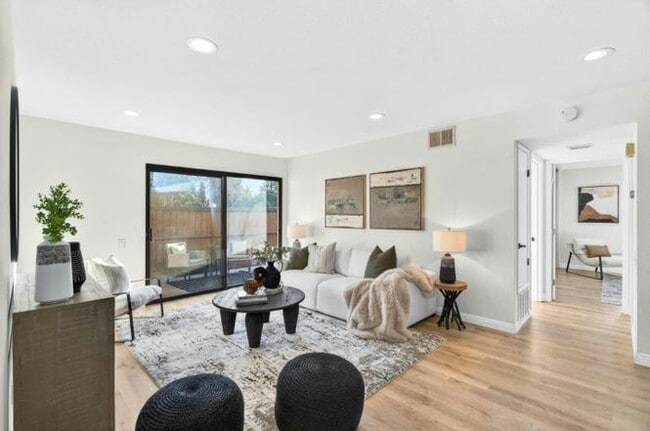 property at 286 Hackamore Common