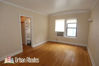 552 W Arlington Pl, Unit M09B in Chicago, IL - Foto de edificio - Building Photo