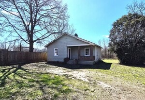 311 Masters Dr in Anderson, SC - Building Photo