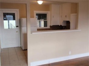 303 Cardinal St in San Marcos, TX - Building Photo - Building Photo
